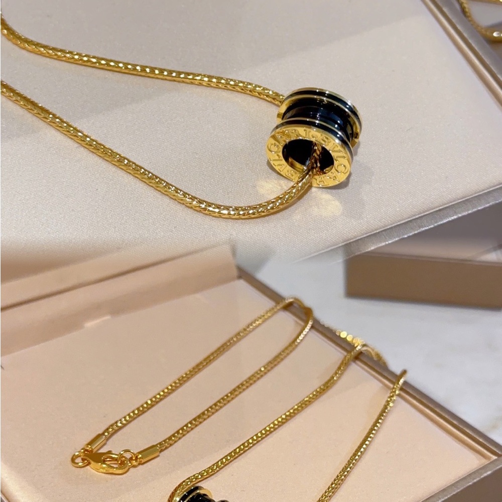 Bulgari Necklace - Picture 7 of 9